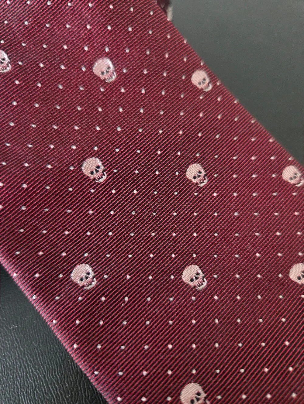 💀 Express Design Studio Premium Silk Skull Tie - Oxblood